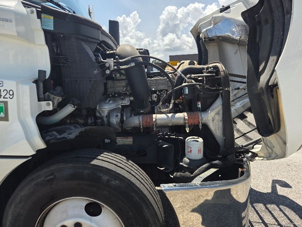 Day Cab Tractor-Heavy Duty Tractors-Freightliner-2021-T12642ST-Mobile-AL-140,016\n\t\tmiles-$ 63,750 - Image 15