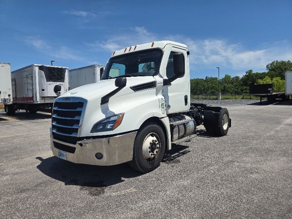 Day Cab Tractor-Heavy Duty Tractors-Freightliner-2021-T12642ST-Mobile-AL-140,016\n\t\tmiles-$ 63,750 - Image 3