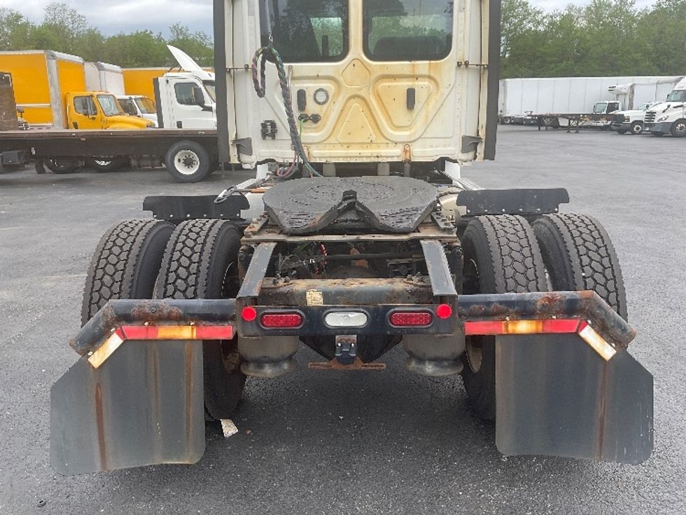 Day Cab Tractor-Heavy Duty Tractors-Freightliner-2021-T12642ST-Mount Pleasant-PA-590,000\n\t\tmiles-$ 32,750 - Image 6