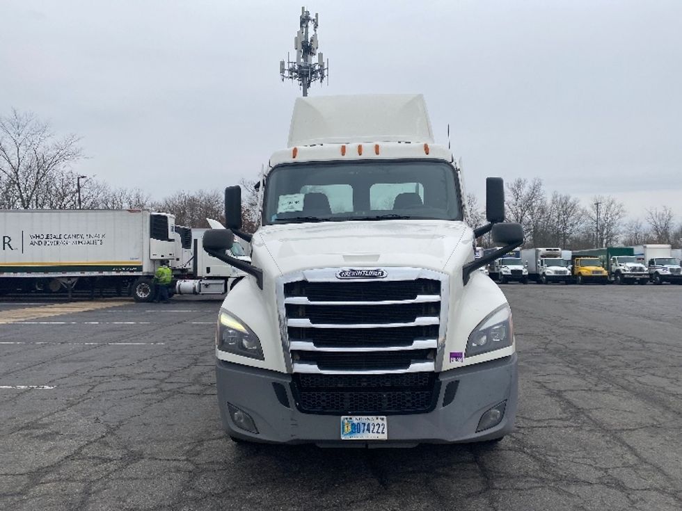 Day Cab Tractor-Heavy Duty Tractors-Freightliner-2021-T12642ST-Parsippany-NJ-232,621\n\t\tmiles-$ 53,000 - Image 2