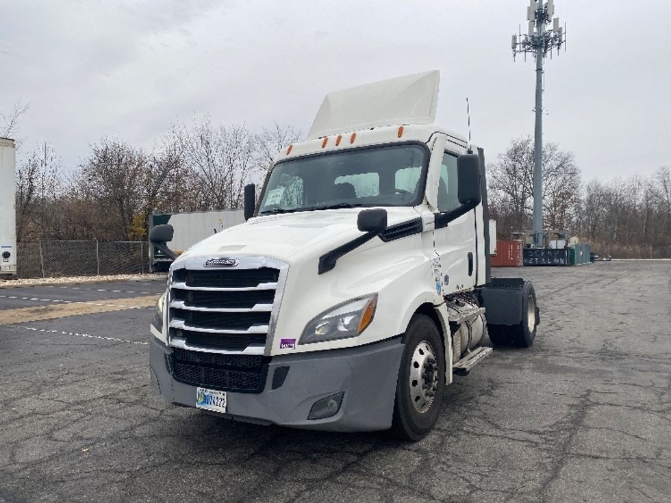 Day Cab Tractor-Heavy Duty Tractors-Freightliner-2021-T12642ST-Parsippany-NJ-232,621\n\t\tmiles-$ 53,000 - Image 3