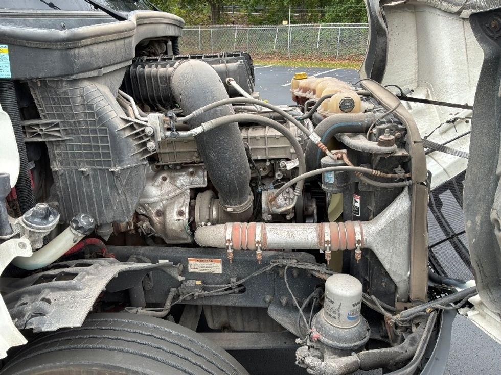 Day Cab Tractor-Heavy Duty Tractors-Freightliner-2021-T12642ST-Pennsauken-NJ-325,805\n\t\tmiles-$ 48,500 - Image 15