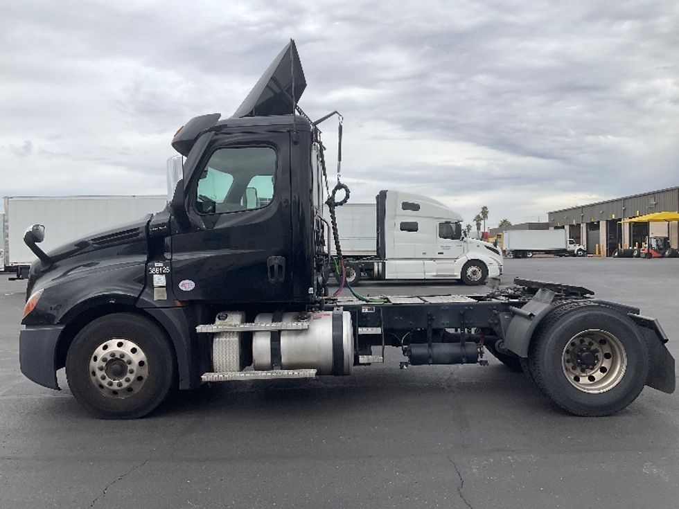 Day Cab Tractor-Heavy Duty Tractors-Freightliner-2021-T12642ST-Phoenix-AZ-119,162\n\t\tmiles-$ 64,250 - Image 4