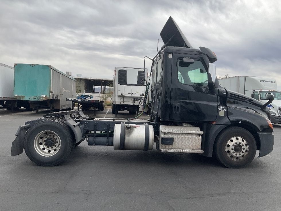 Day Cab Tractor-Heavy Duty Tractors-Freightliner-2021-T12642ST-Phoenix-AZ-119,162\n\t\tmiles-$ 64,250 - Image 8