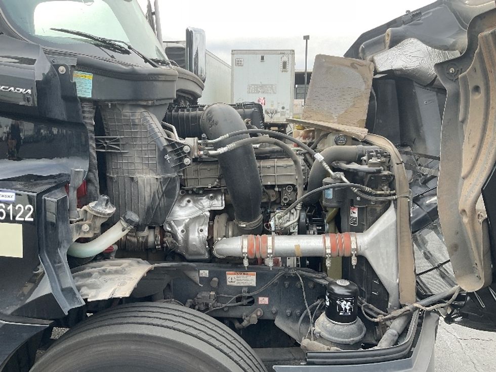 Day Cab Tractor-Heavy Duty Tractors-Freightliner-2021-T12642ST-Phoenix-AZ-176,483\n\t\tmiles-$ 61,250 - Image 15