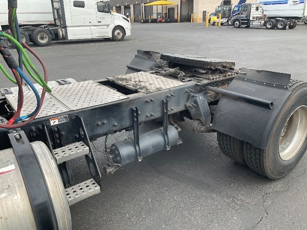 Day Cab Tractor-Heavy Duty Tractors-Freightliner-2021-T12642ST-Phoenix-AZ-176,483\n\t\tmiles-$ 61,250 - Image 17