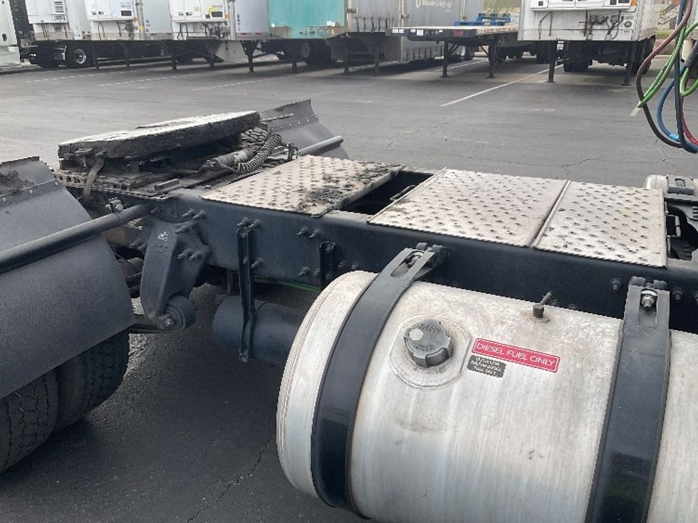 Day Cab Tractor-Heavy Duty Tractors-Freightliner-2021-T12642ST-Phoenix-AZ-176,483\n\t\tmiles-$ 61,250 - Image 18