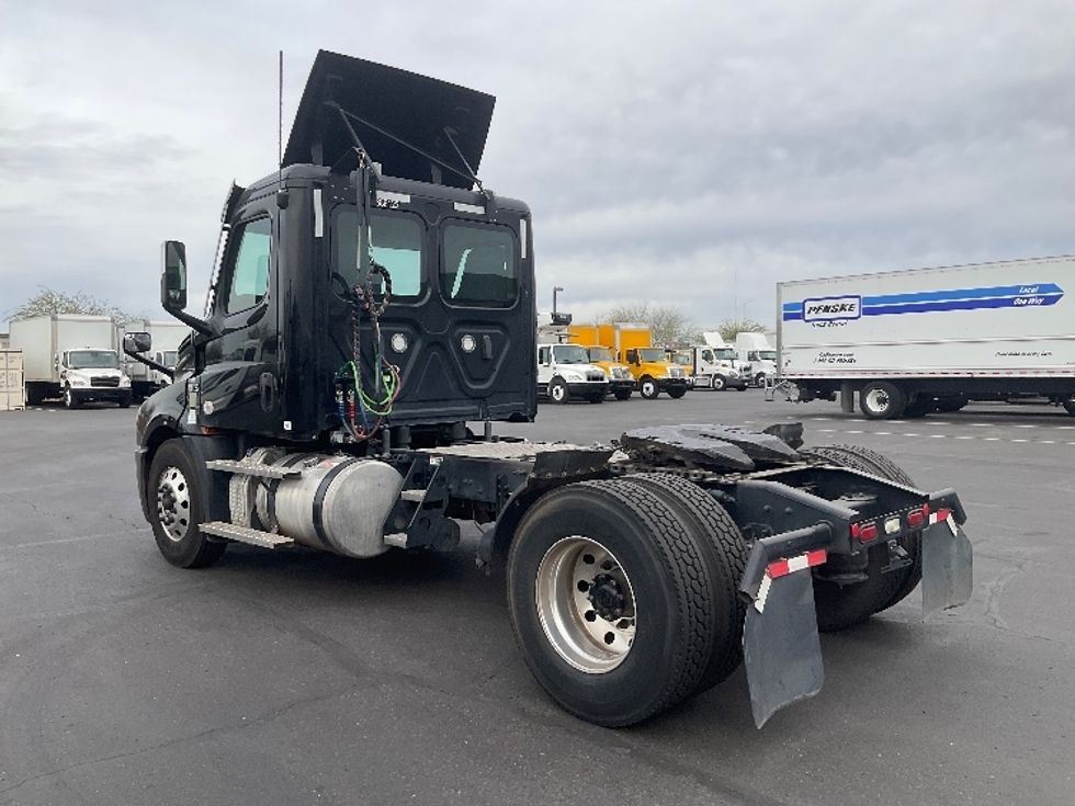 Day Cab Tractor-Heavy Duty Tractors-Freightliner-2021-T12642ST-Phoenix-AZ-176,483\n\t\tmiles-$ 61,250 - Image 5