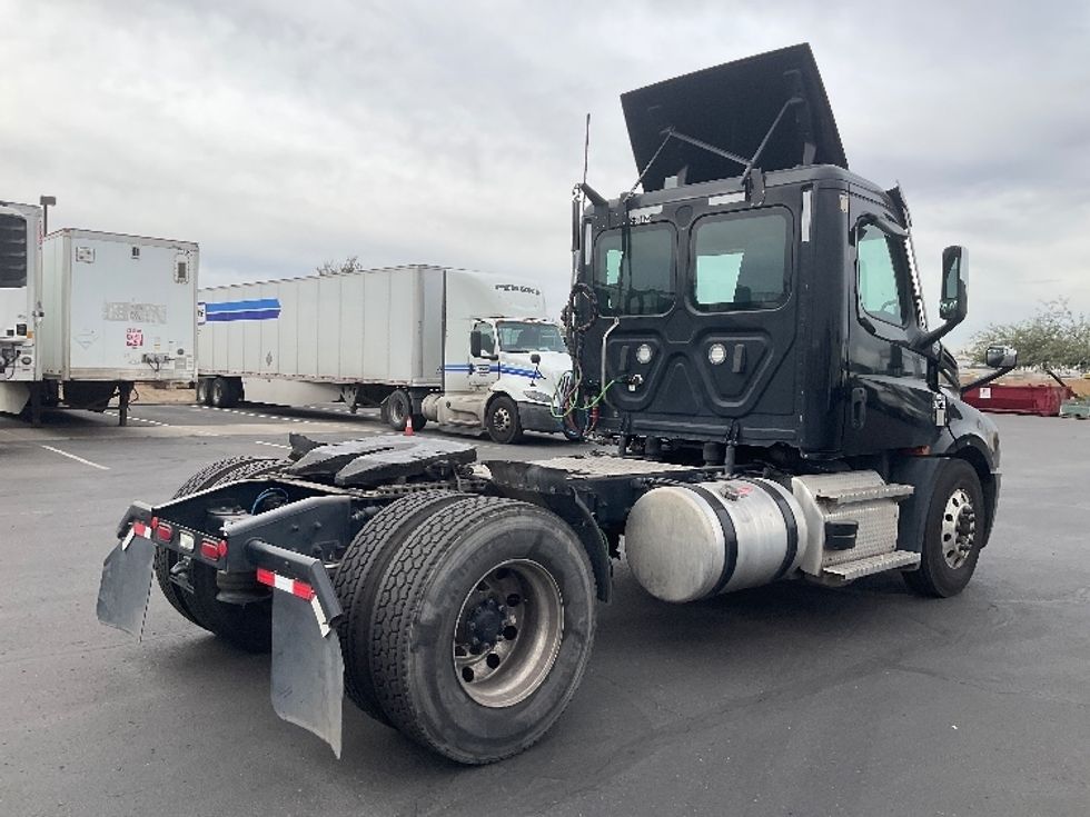 Day Cab Tractor-Heavy Duty Tractors-Freightliner-2021-T12642ST-Phoenix-AZ-176,483\n\t\tmiles-$ 61,250 - Image 7