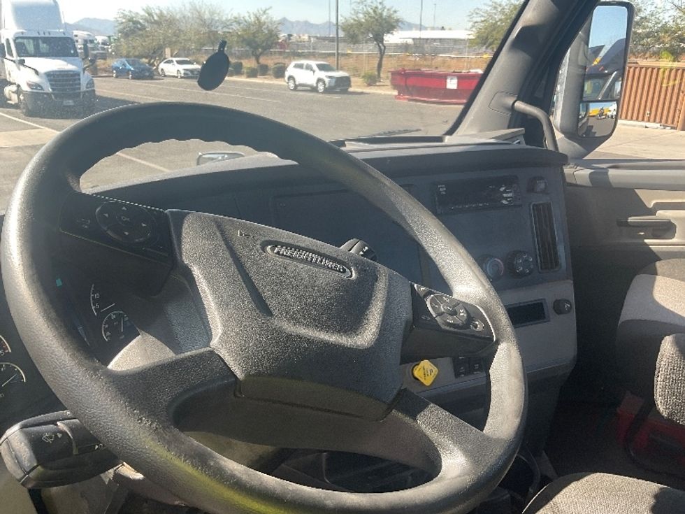 Day Cab Tractor-Heavy Duty Tractors-Freightliner-2021-T12642ST-Phoenix-AZ-177,834\n\t\tmiles-$ 61,250 - Image 10