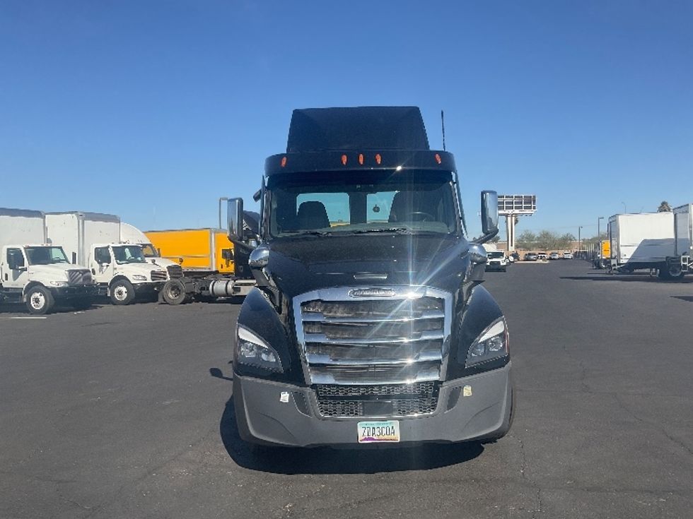 Day Cab Tractor-Heavy Duty Tractors-Freightliner-2021-T12642ST-Phoenix-AZ-177,834\n\t\tmiles-$ 61,250 - Image 2