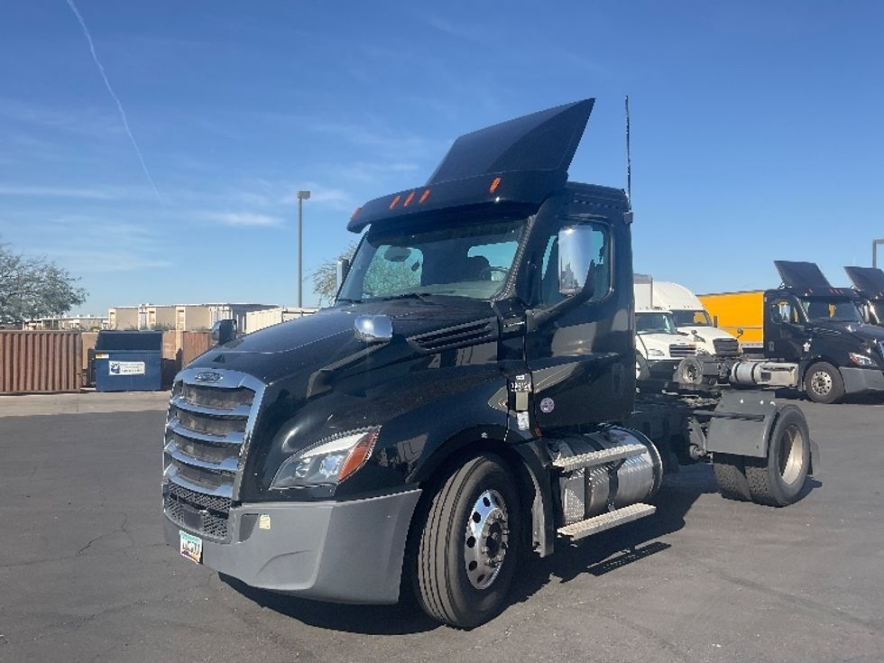 Day Cab Tractor-Heavy Duty Tractors-Freightliner-2021-T12642ST-Phoenix-AZ-177,834\n\t\tmiles-$ 61,250 - Image 3