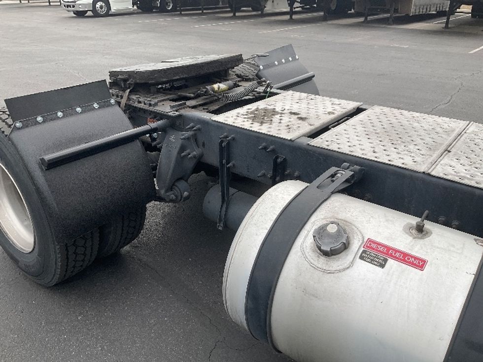 Day Cab Tractor-Heavy Duty Tractors-Freightliner-2021-T12642ST-Phoenix-AZ-184,973\n\t\tmiles-$ 61,000 - Image 17