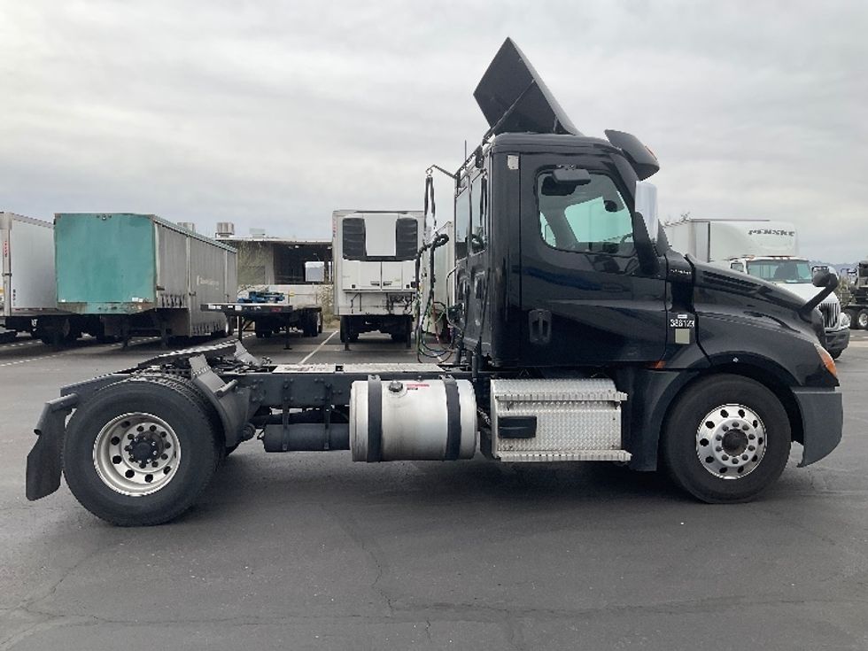 Day Cab Tractor-Heavy Duty Tractors-Freightliner-2021-T12642ST-Phoenix-AZ-184,973\n\t\tmiles-$ 61,000 - Image 8