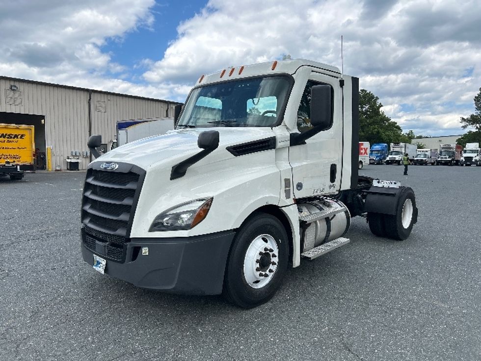 Day Cab Tractor-Heavy Duty Tractors-Freightliner-2021-T12642ST-Prince George-VA-276,200\n\t\tmiles-$ 52,750 - Image 3