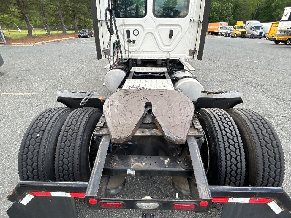 Day Cab Tractor-Heavy Duty Tractors-Freightliner-2021-T12642ST-Prince George-VA-276,200\n\t\tmiles-$ 52,750 - Image 6