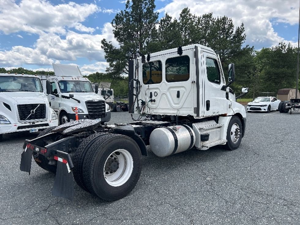 Day Cab Tractor-Heavy Duty Tractors-Freightliner-2021-T12642ST-Prince George-VA-276,200\n\t\tmiles-$ 52,750 - Image 7