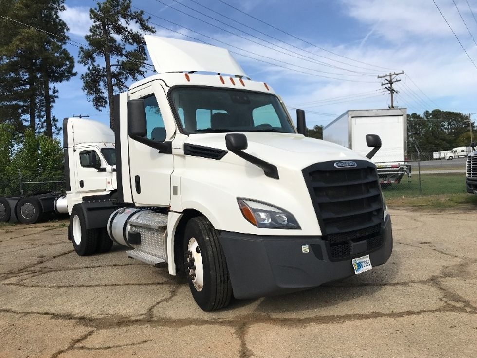 Day Cab Tractor-Heavy Duty Tractors-Freightliner-2021-T12642ST-Spartanburg-SC-358,973\n\t\tmiles-$ 56,750 - Image 1