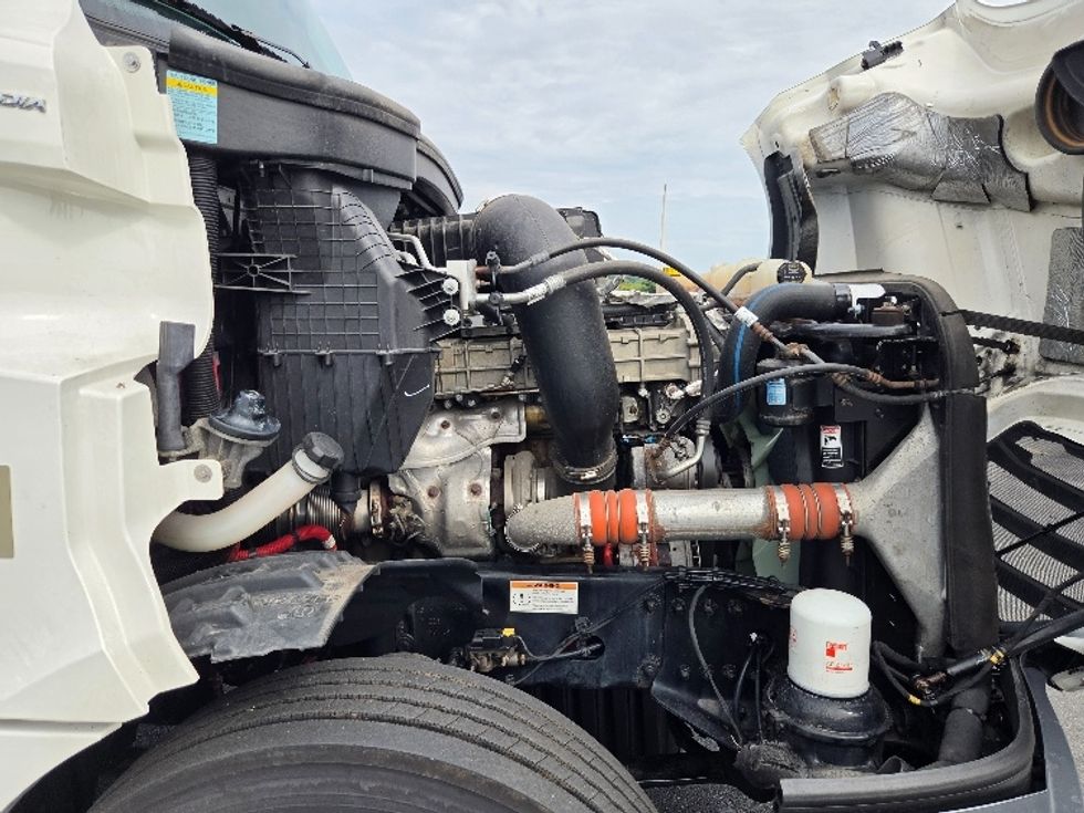 Day Cab Tractor-Heavy Duty Tractors-Freightliner-2021-T12642ST-Springfield-MA-223,858\n\t\tmiles-$ 58,250 - Image 15