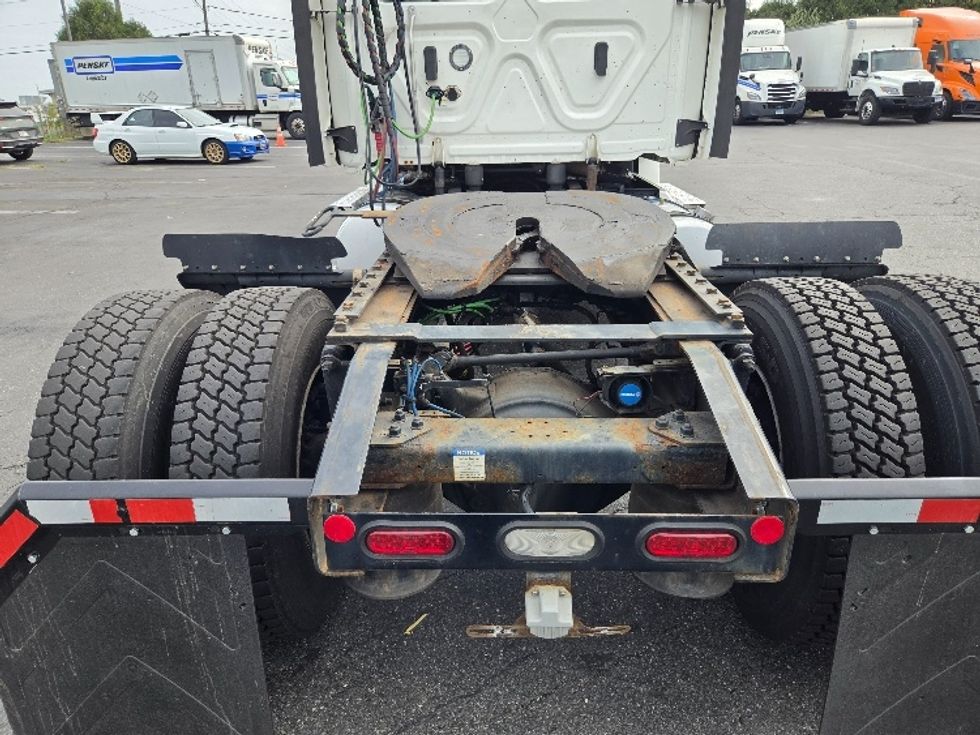 Day Cab Tractor-Heavy Duty Tractors-Freightliner-2021-T12642ST-Springfield-MA-223,858\n\t\tmiles-$ 58,250 - Image 6