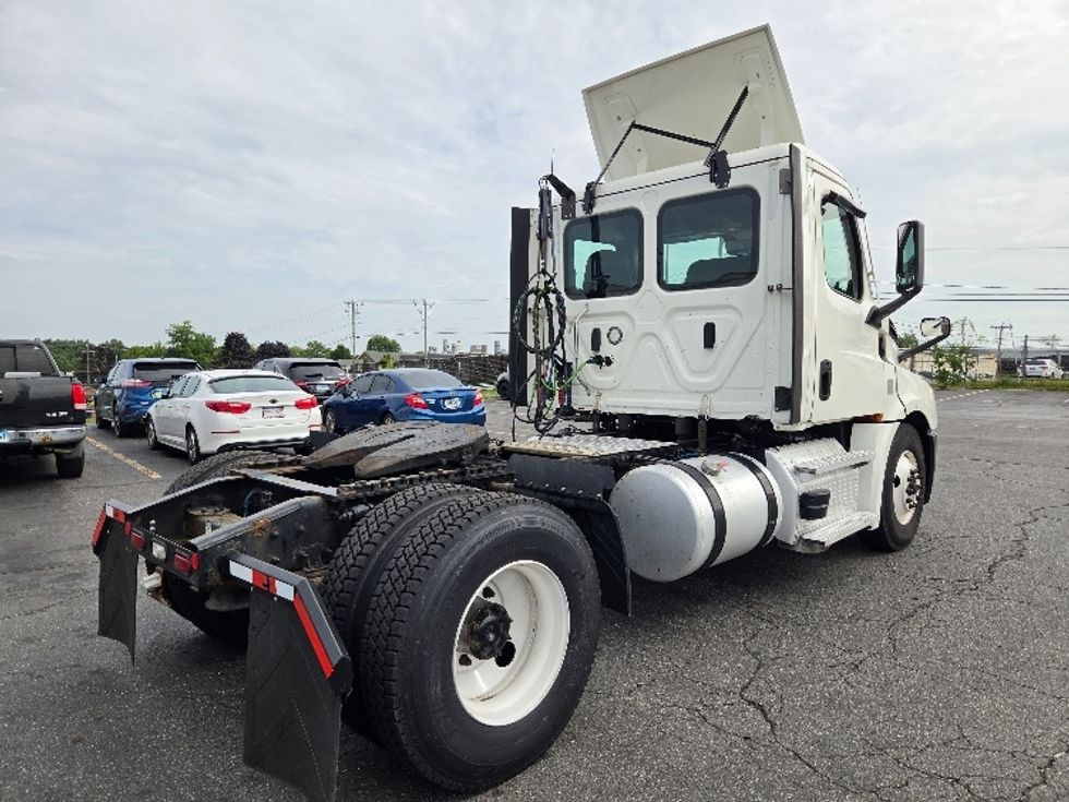 Day Cab Tractor-Heavy Duty Tractors-Freightliner-2021-T12642ST-Springfield-MA-223,858\n\t\tmiles-$ 58,250 - Image 7
