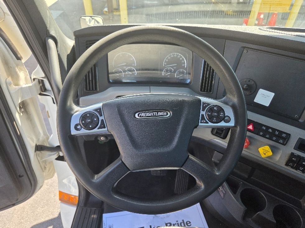 Day Cab Tractor-Heavy Duty Tractors-Freightliner-2021-T12642ST-Springfield-MA-247,287\n\t\tmiles-$ 57,000 - Image 11
