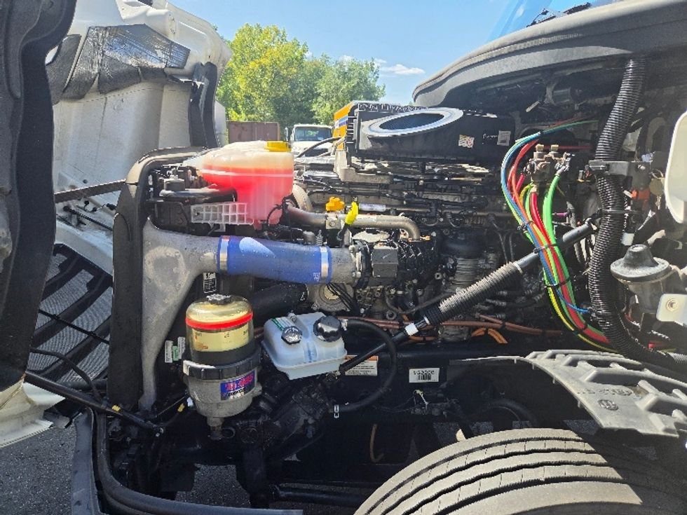 Day Cab Tractor-Heavy Duty Tractors-Freightliner-2021-T12642ST-Springfield-MA-247,287\n\t\tmiles-$ 57,000 - Image 16
