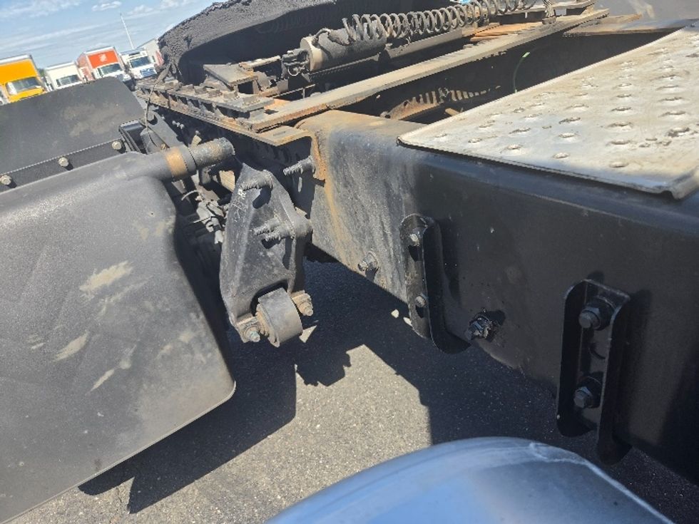 Day Cab Tractor-Heavy Duty Tractors-Freightliner-2021-T12642ST-Springfield-MA-247,287\n\t\tmiles-$ 57,000 - Image 18