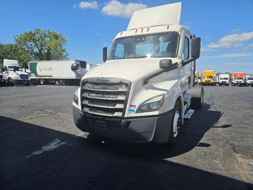 Day Cab Tractor-Heavy Duty Tractors-Freightliner-2021-T12642ST-Springfield-MA-247,287\n\t\tmiles-$ 57,000 - Image 3