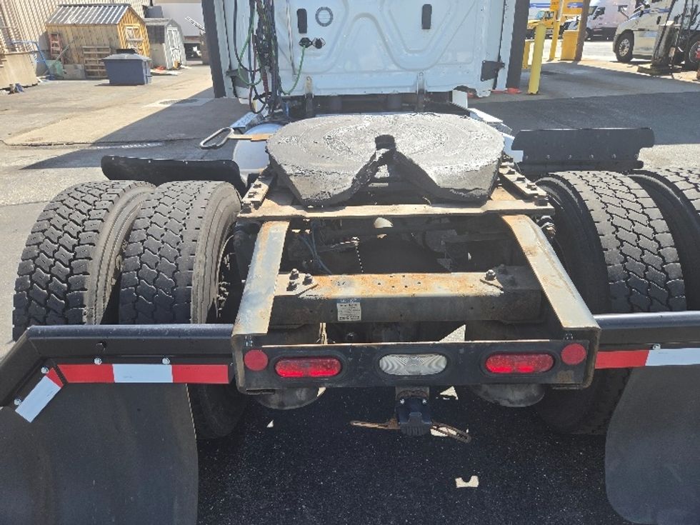 Day Cab Tractor-Heavy Duty Tractors-Freightliner-2021-T12642ST-Springfield-MA-247,287\n\t\tmiles-$ 57,000 - Image 6