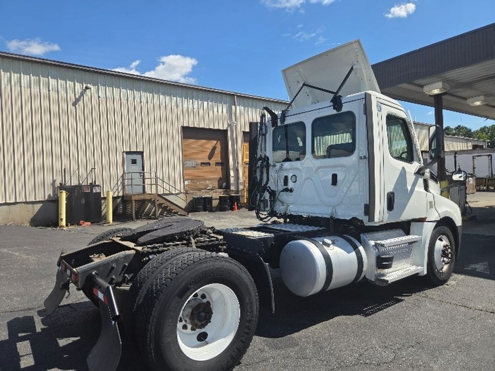 Day Cab Tractor-Heavy Duty Tractors-Freightliner-2021-T12642ST-Springfield-MA-247,287\n\t\tmiles-$ 57,000 - Image 7