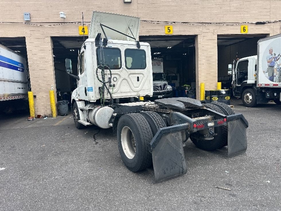 Day Cab Tractor-Heavy Duty Tractors-Freightliner-2021-T12642ST-West Babylon-NY-197,188\n\t\tmiles-$ 44,500 - Image 5