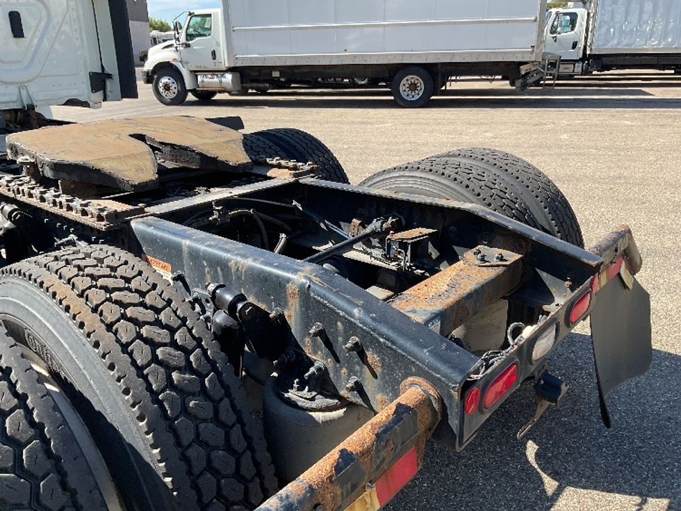 Day Cab Tractor-Heavy Duty Tractors-Freightliner-2021-T12664ST-Akron-OH-369,335\n\t\tmiles-$ 64,000 - Image 17