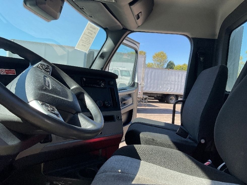 Day Cab Tractor-Heavy Duty Tractors-Freightliner-2021-T12664ST-Akron-OH-379,269\n\t\tmiles-$ 59,500 - Image 10