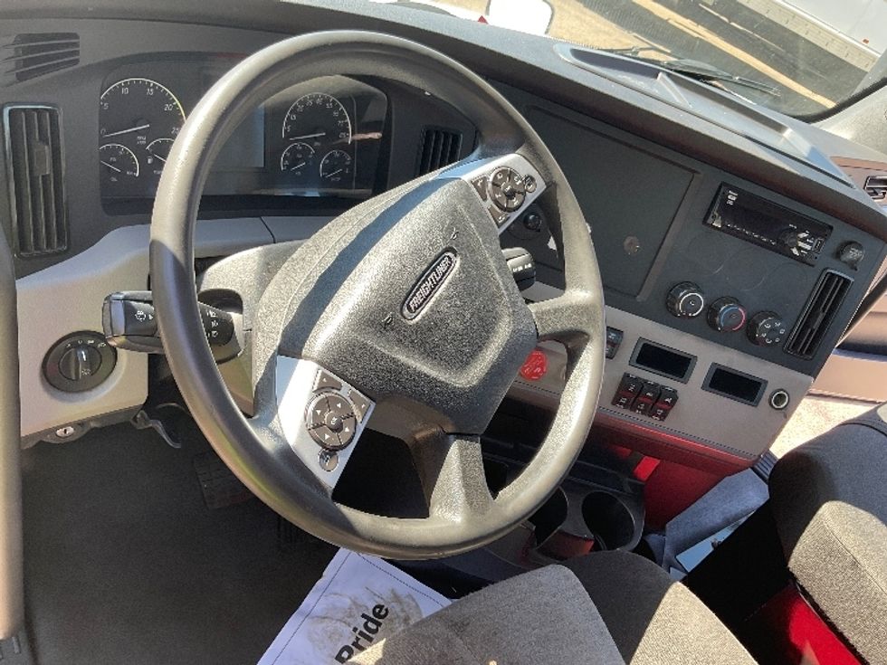 Day Cab Tractor-Heavy Duty Tractors-Freightliner-2021-T12664ST-Akron-OH-379,269\n\t\tmiles-$ 59,500 - Image 11