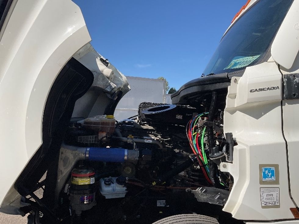 Day Cab Tractor-Heavy Duty Tractors-Freightliner-2021-T12664ST-Akron-OH-379,269\n\t\tmiles-$ 59,500 - Image 16