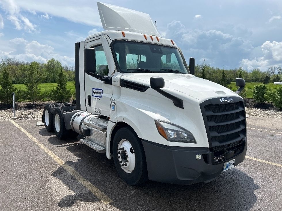 2020 Freightliner Cascadia 125" Sleeper Cab photo 21