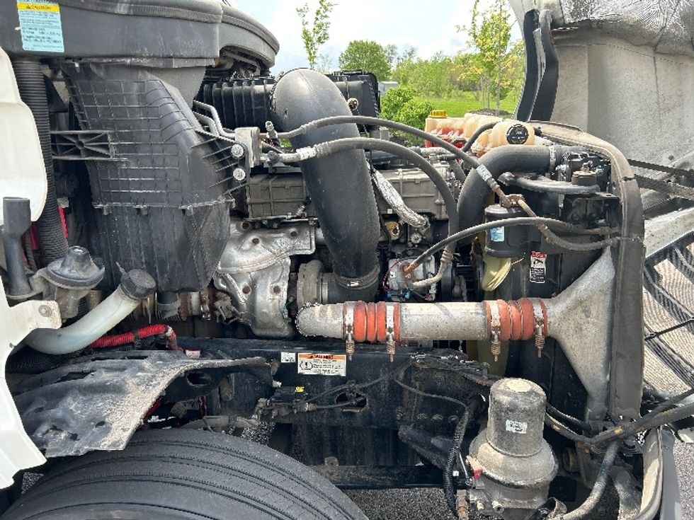 Day Cab Tractor-Heavy Duty Tractors-Freightliner-2021-T12664ST-Akron-OH-545,536\n\t\tmiles-$ 43,750 - Image 13