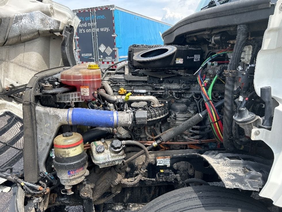 Day Cab Tractor-Heavy Duty Tractors-Freightliner-2021-T12664ST-Akron-OH-545,536\n\t\tmiles-$ 43,750 - Image 14