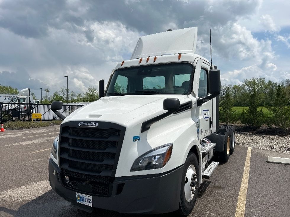 Day Cab Tractor-Heavy Duty Tractors-Freightliner-2021-T12664ST-Akron-OH-545,536\n\t\tmiles-$ 43,750 - Image 3