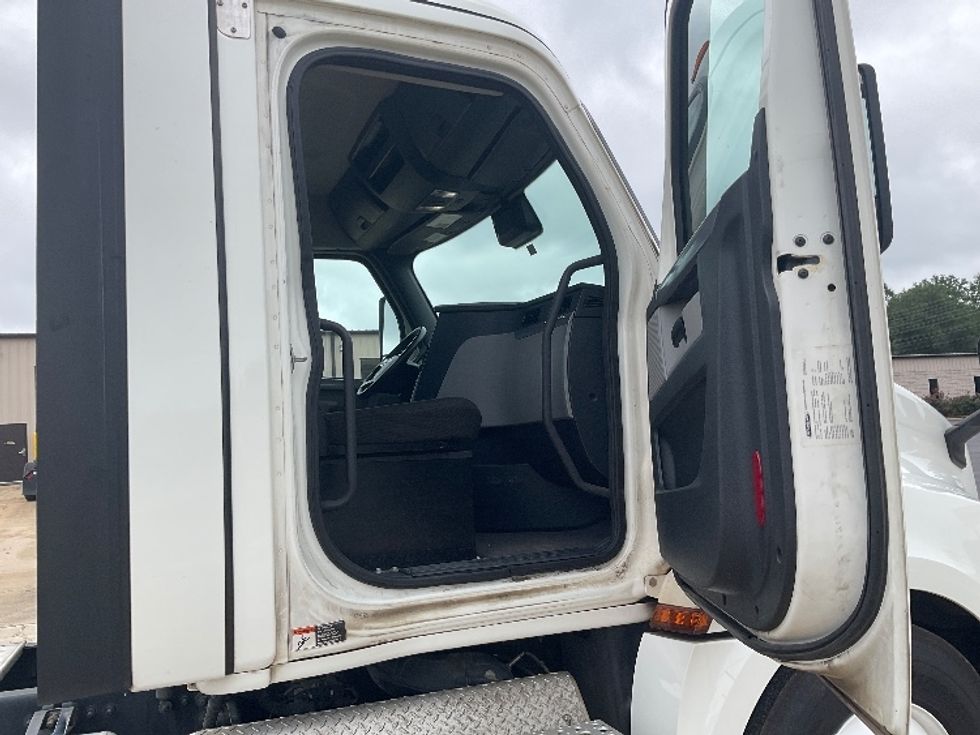 Day Cab Tractor-Heavy Duty Tractors-Freightliner-2021-T12664ST-Albany-GA-561,749\n\t\tmiles-$ 42,000 - Image 12