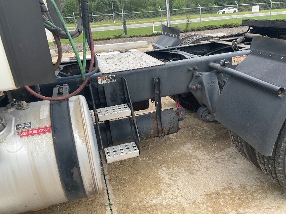 Day Cab Tractor-Heavy Duty Tractors-Freightliner-2021-T12664ST-Albany-GA-561,749\n\t\tmiles-$ 42,000 - Image 17