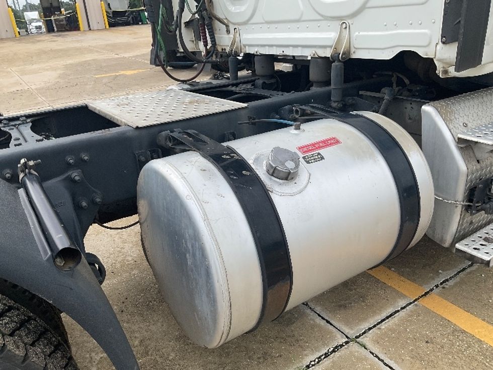 Day Cab Tractor-Heavy Duty Tractors-Freightliner-2021-T12664ST-Albany-GA-561,749\n\t\tmiles-$ 42,000 - Image 18