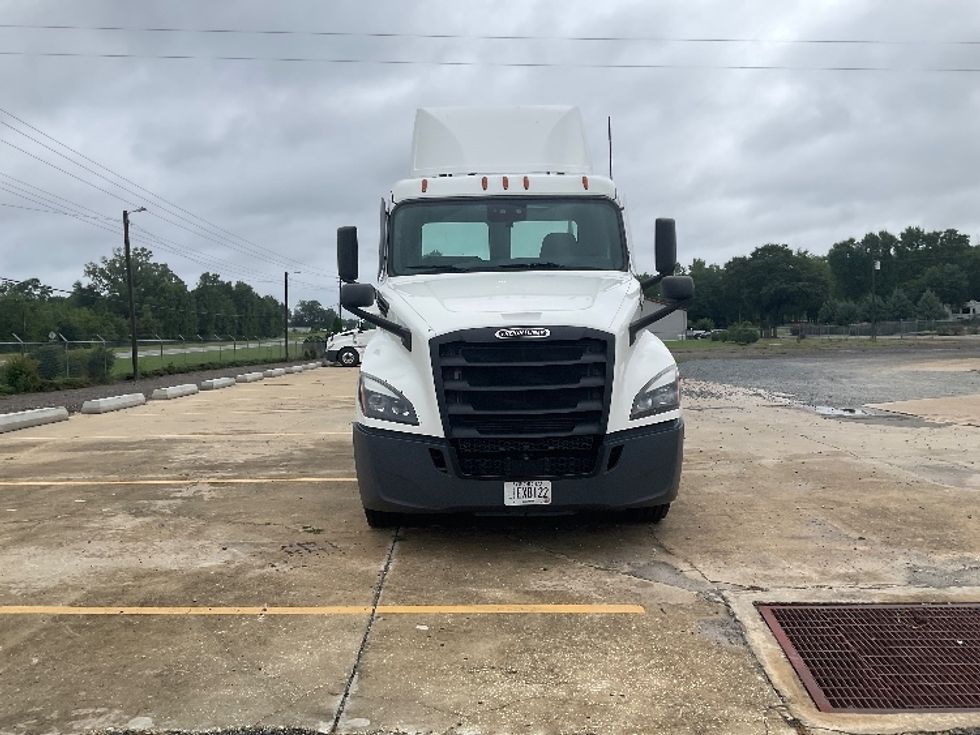 Day Cab Tractor-Heavy Duty Tractors-Freightliner-2021-T12664ST-Albany-GA-561,749\n\t\tmiles-$ 42,000 - Image 2