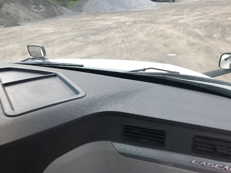 Day Cab Tractor-Heavy Duty Tractors-Freightliner-2021-T12664ST-Albany-NY-226,480\n\t\tmiles-$ 60,500 - Image 13