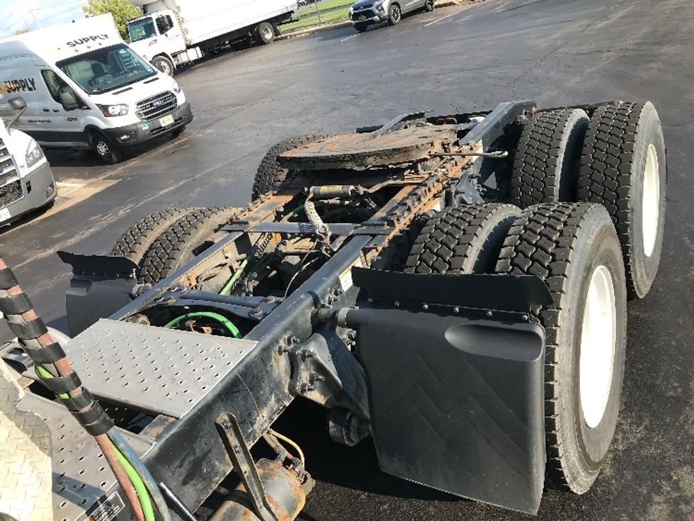 Day Cab Tractor-Heavy Duty Tractors-Freightliner-2021-T12664ST-Albany-NY-311,325\n\t\tmiles-$ 56,750 - Image 17