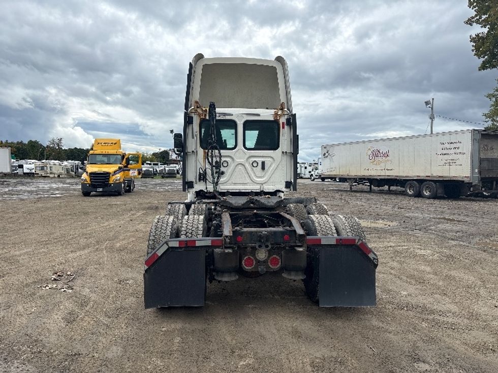 Day Cab Tractor-Heavy Duty Tractors-Freightliner-2021-T12664ST-Albany-NY-552,583\n\t\tmiles-$ 32,500 - Image 6