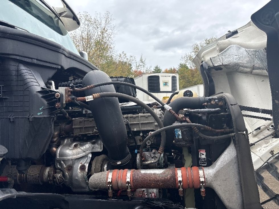 Day Cab Tractor-Heavy Duty Tractors-Freightliner-2021-T12664ST-Albany-NY-557,026\n\t\tmiles-$ 32,250 - Image 16