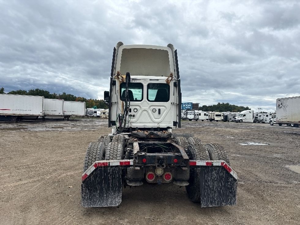 Day Cab Tractor-Heavy Duty Tractors-Freightliner-2021-T12664ST-Albany-NY-615,112\n\t\tmiles-$ 31,500 - Image 6