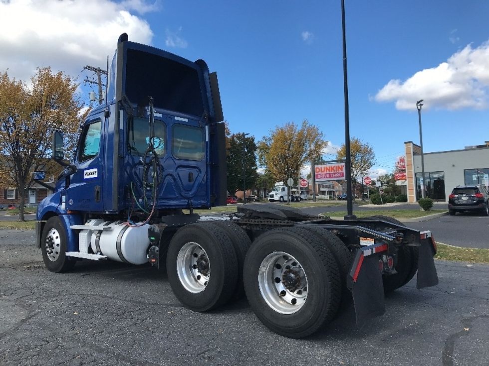 Day Cab Tractor-Heavy Duty Tractors-Freightliner-2021-T12664ST-Allentown-PA-401,779\n\t\tmiles-$ 53,500 - Image 5